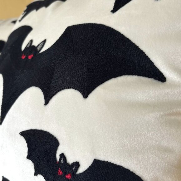 18x18 Spooky Embroidered Flying Black Bats Red Eyes Pillow Cover Halloween Decor - Picture 2 of 3